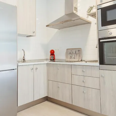 Modern And Spacious With Terrace And Swimming Pool