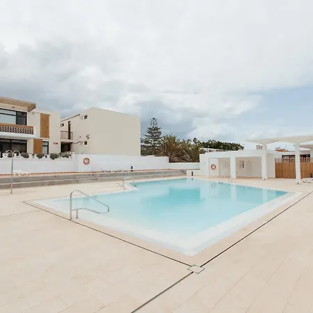 Modern And Spacious With Terrace And Swimming Pool * Arona (Tenerife)